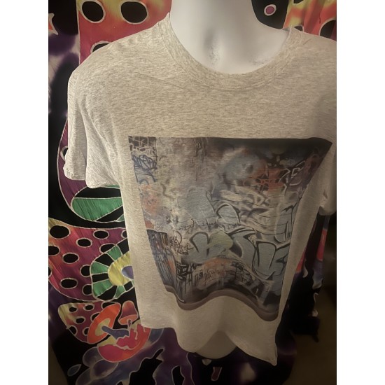 Street Art Round Neck T-shirt 1074